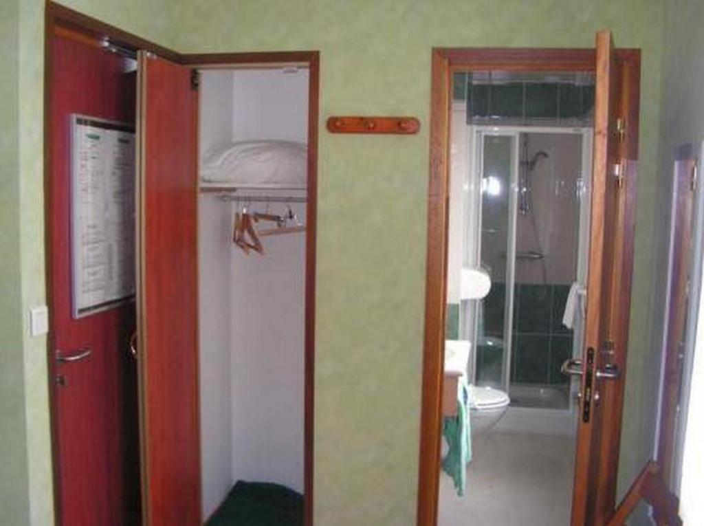 Hotel Au P'Tit Quinquin Le Val-Saint-Père Zimmer foto